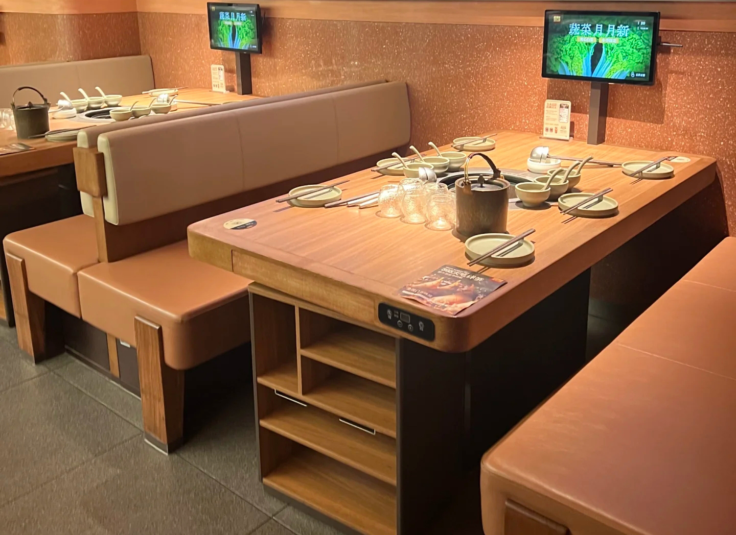 火鍋店桌椅定制:巴奴火 火鍋店桌椅定制:巴奴火