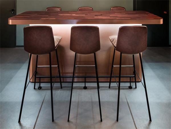 酒吧吧臺(tái)吧椅